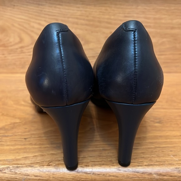 Clark Ultimate Comfort Collection Adriel Viola Shoes, NAVY, size 9.5M - Picture 4 of 14